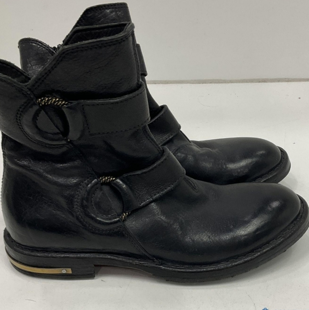 MOMA Tronchetto laceless ankle boots 37